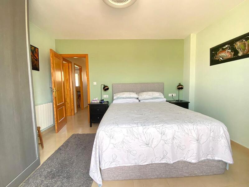 4 slaapkamer Gezinswoning Te koop