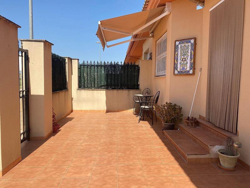 4 slaapkamer Gezinswoning Te koop