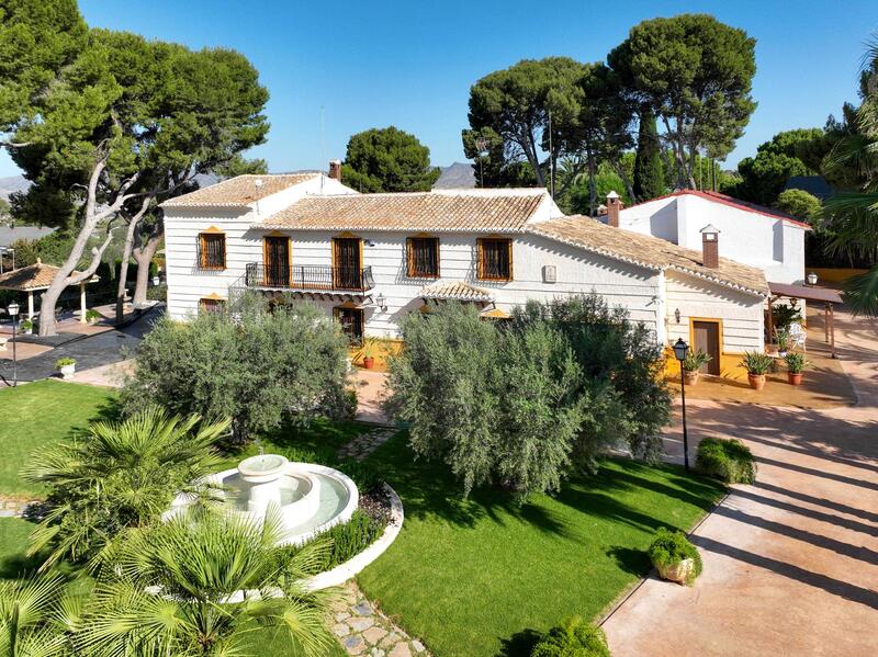 Villa til salg i Elda, Alicante