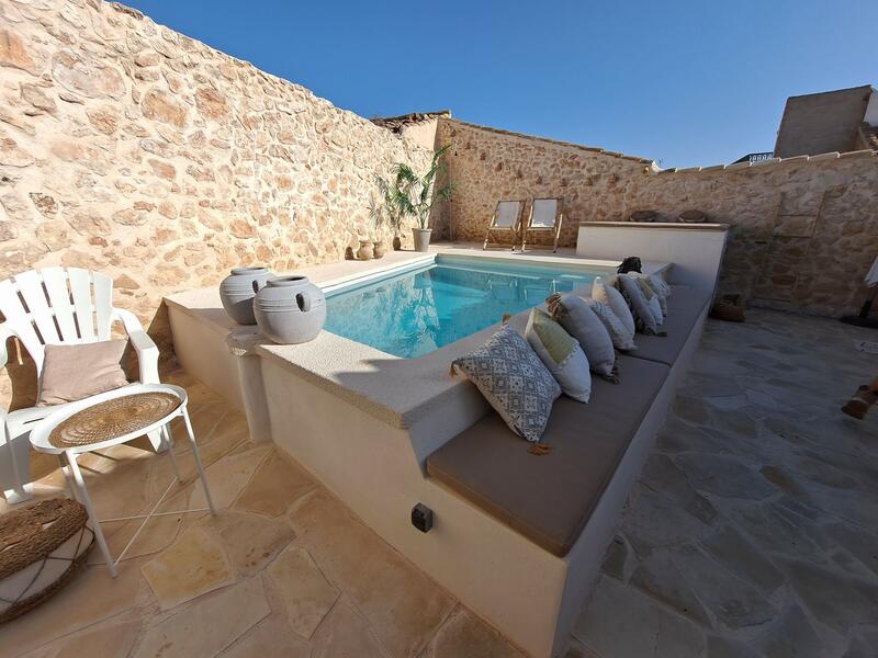 3 bedroom Townhouse for sale