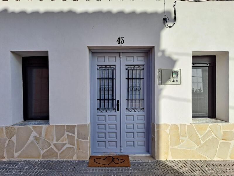 3 bedroom Townhouse for sale