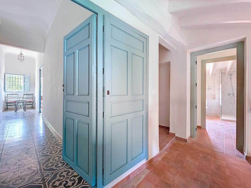 6 bedroom Country House for sale