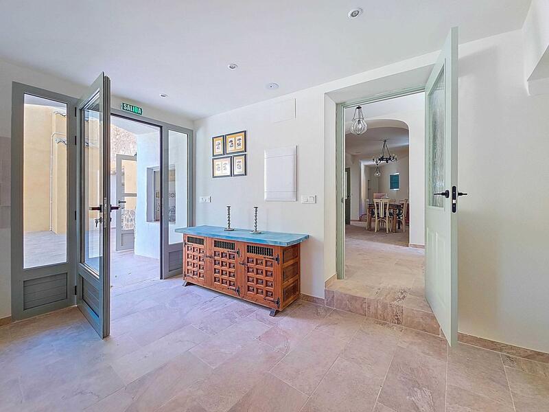 6 bedroom Country House for sale