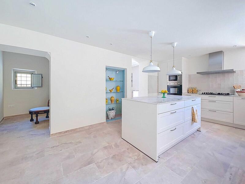 6 bedroom Country House for sale