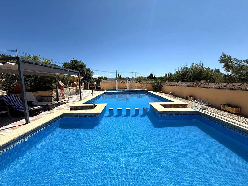 5 Cuarto Casa de Campo en venta