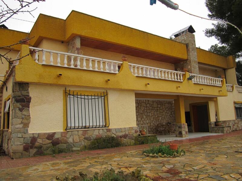 Country House for sale in Yecla, Murcia