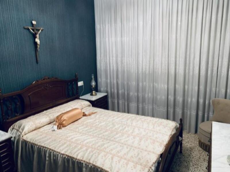 4 bedroom Apartment for sale