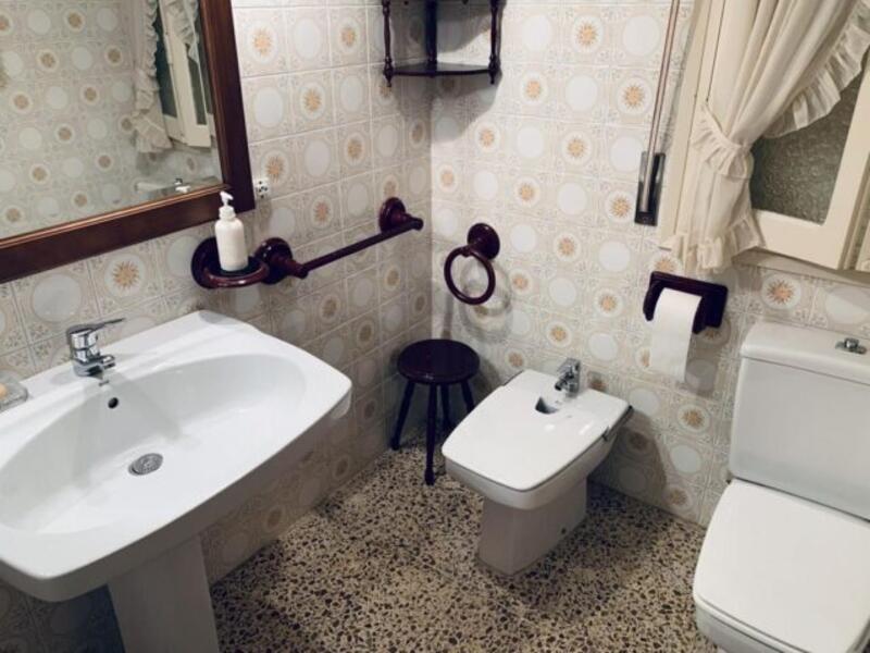 4 bedroom Apartment for sale