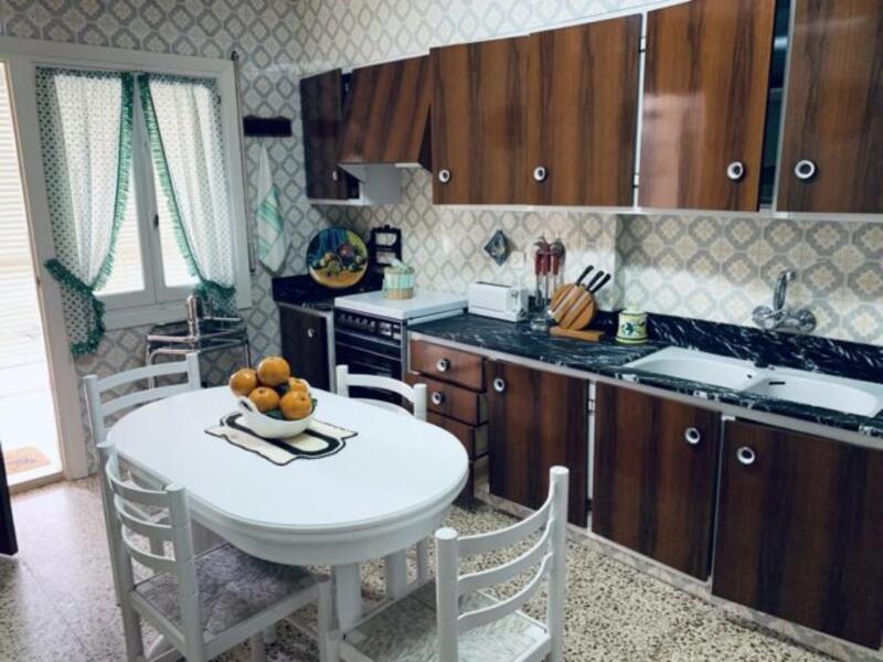 4 bedroom Apartment for sale