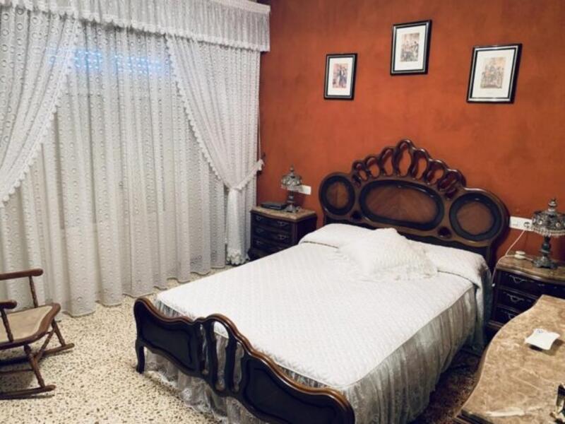 4 bedroom Apartment for sale