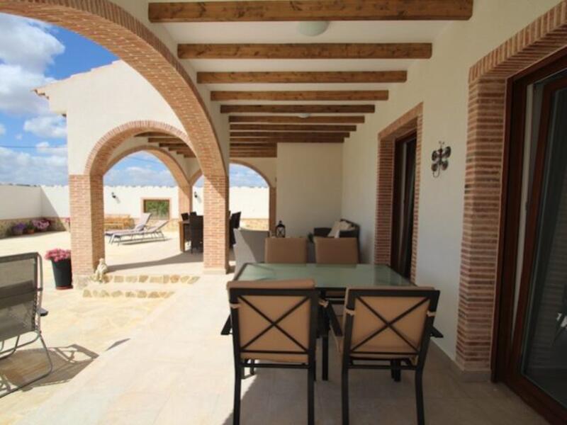 Villa Te koop in Pinoso, Alicante