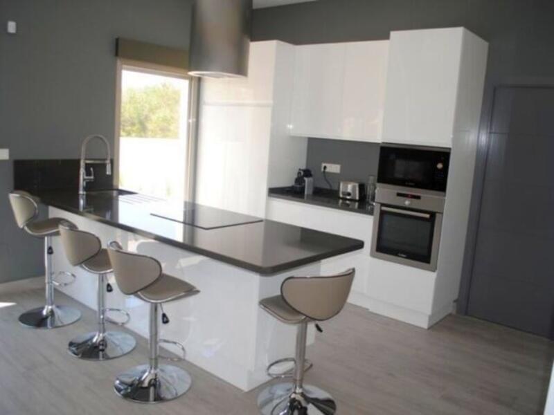 Villa en venta en Pinoso, Alicante