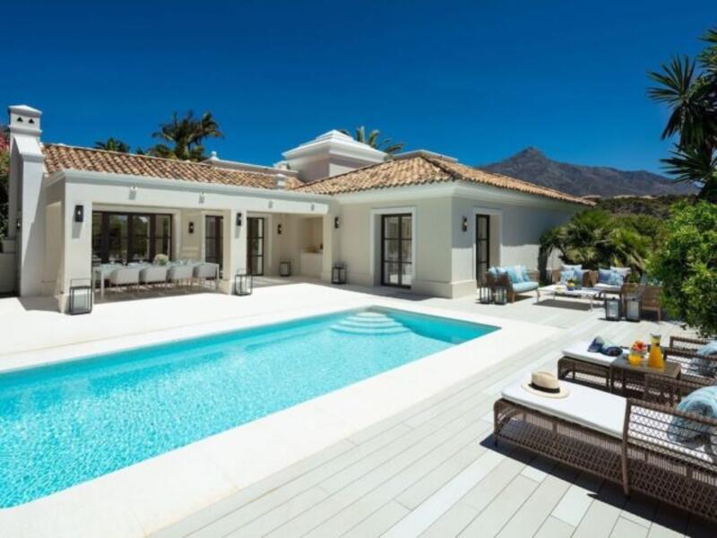 Villa for sale in La Romana, Alicante