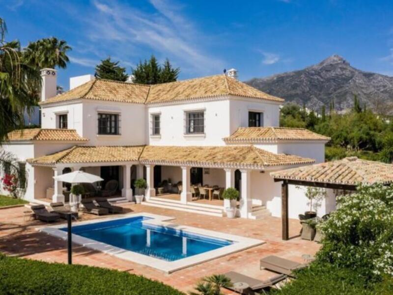вилла продается в La Romana, Alicante