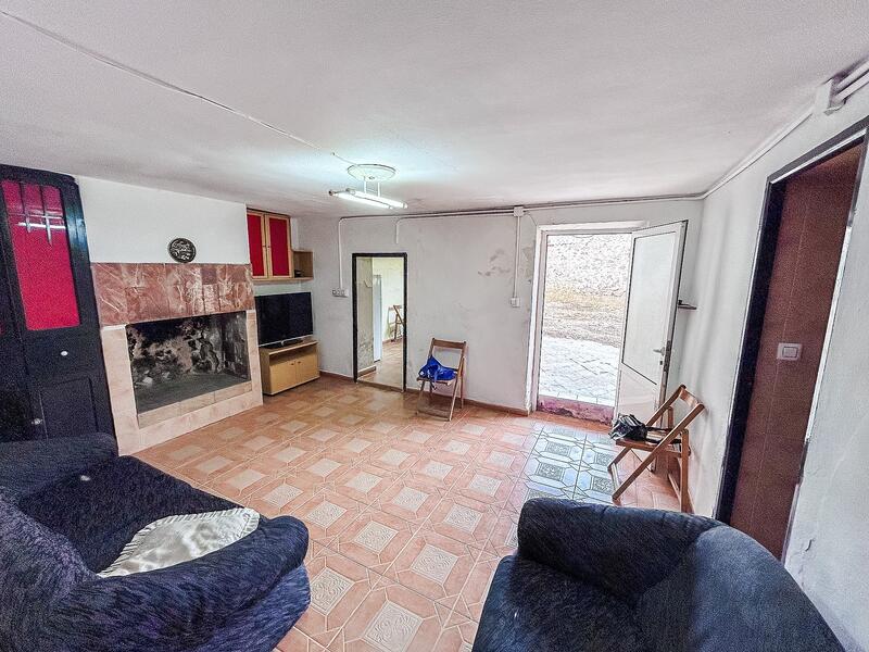 2 bedroom Townhouse for sale
