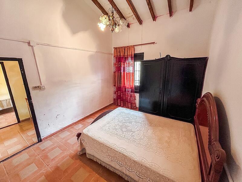 2 bedroom Townhouse for sale