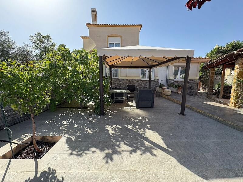 4 Cuarto Villa en venta