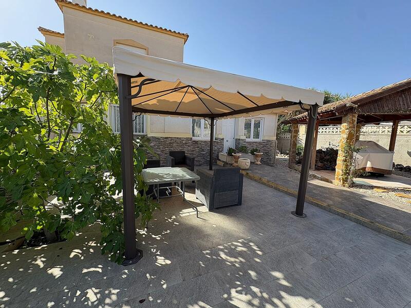 4 Cuarto Villa en venta
