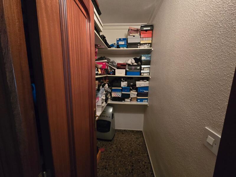 4 slaapkamer Gezinswoning Te koop