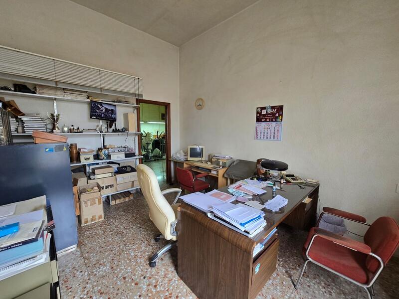 4 slaapkamer Gezinswoning Te koop