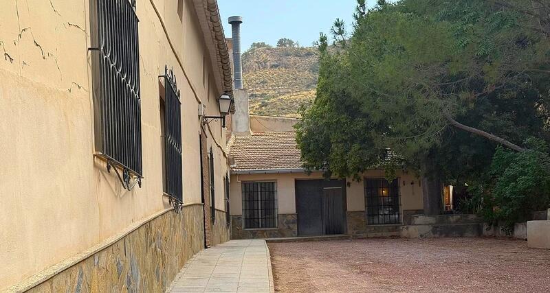 12 bedroom Country House for sale