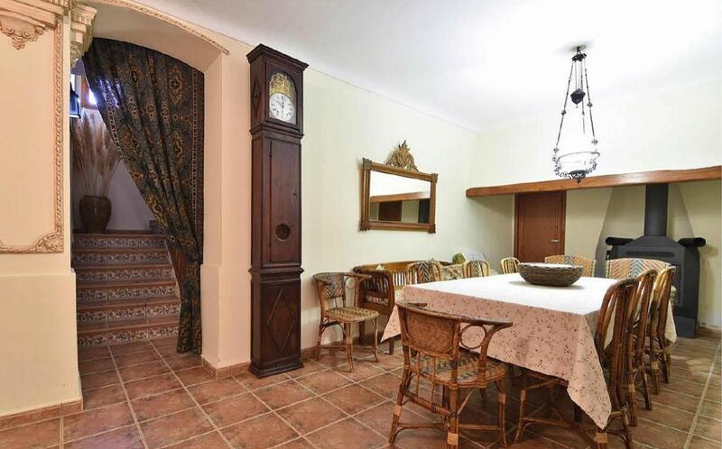 12 bedroom Country House for sale
