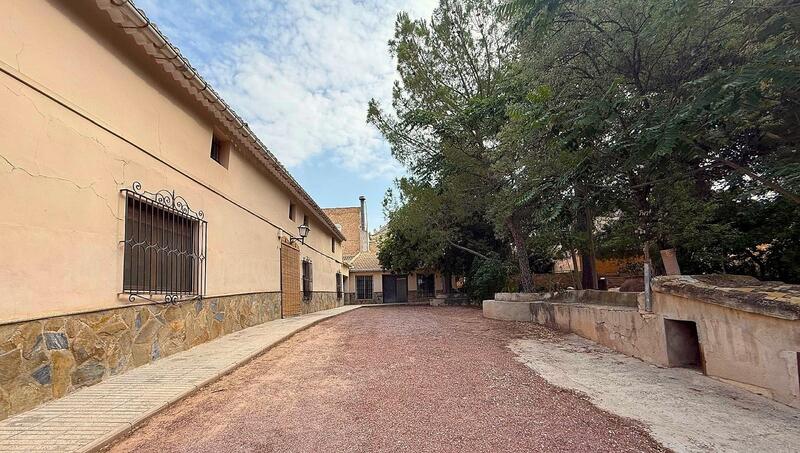 12 bedroom Country House for sale