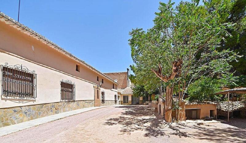 12 bedroom Country House for sale