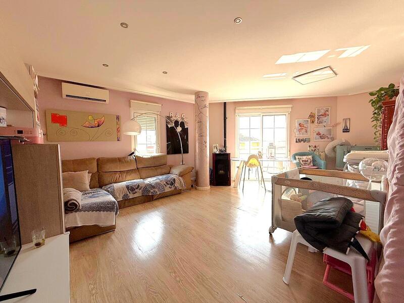 3 bedroom Apartment for sale