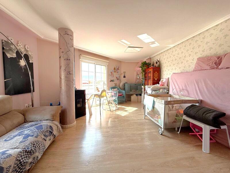 3 bedroom Apartment for sale