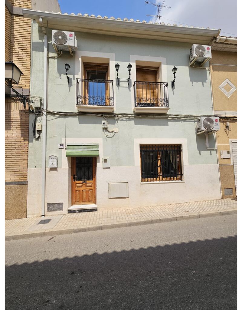 Byhus til salg i Pinoso, Alicante