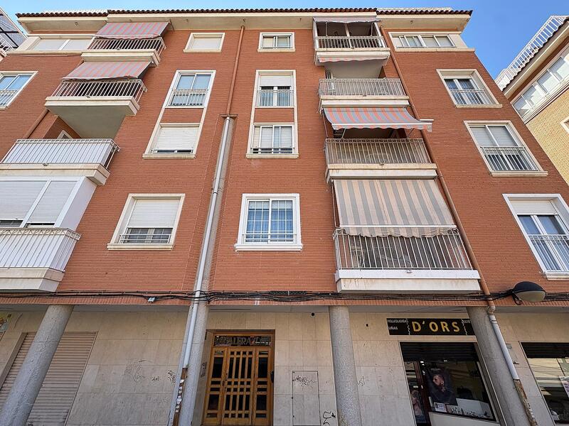 3 bedroom Apartment for sale
