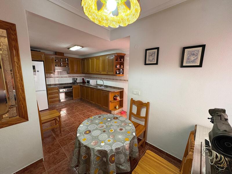 3 bedroom Apartment for sale