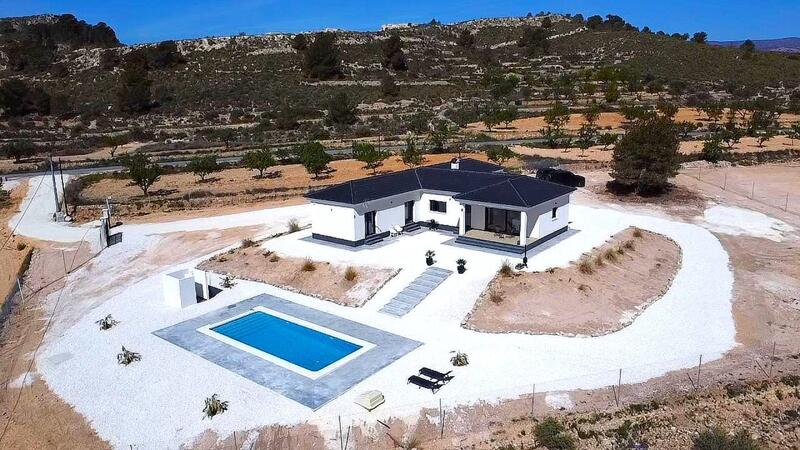 Villa til salgs i Pinoso, Alicante