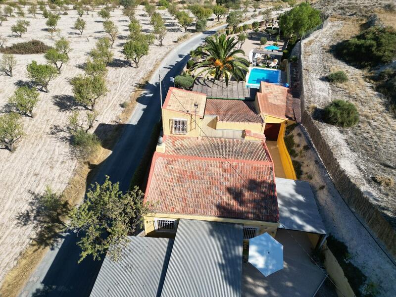 Villa til salgs i Petrer, Alicante