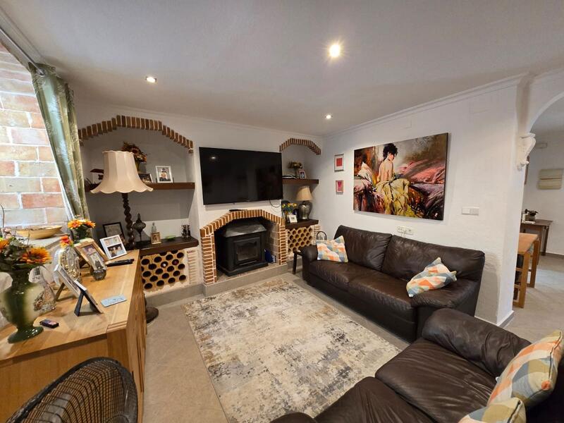 3 bedroom Townhouse for sale