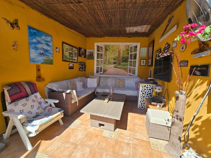 3 bedroom Townhouse for sale