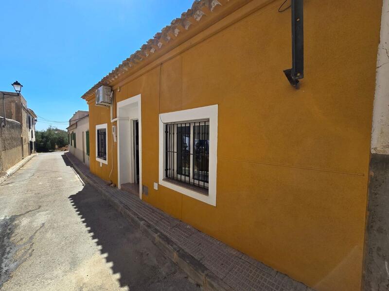 3 bedroom Townhouse for sale