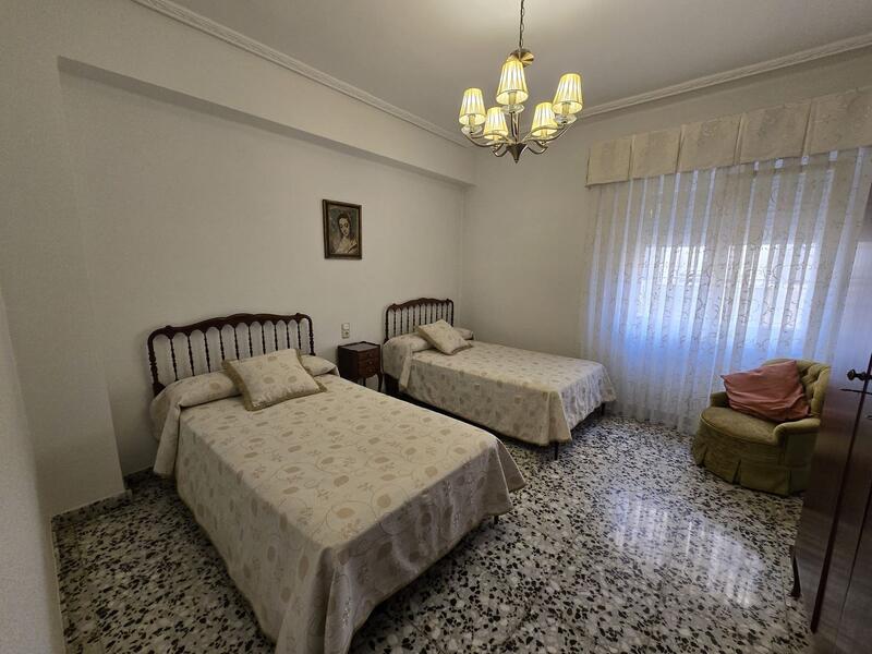 4 bedroom Apartment for sale