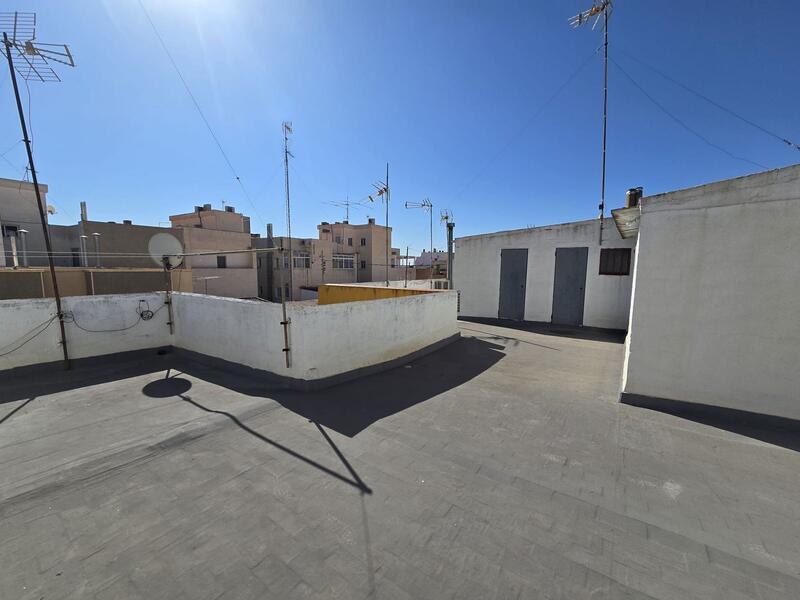 4 bedroom Apartment for sale