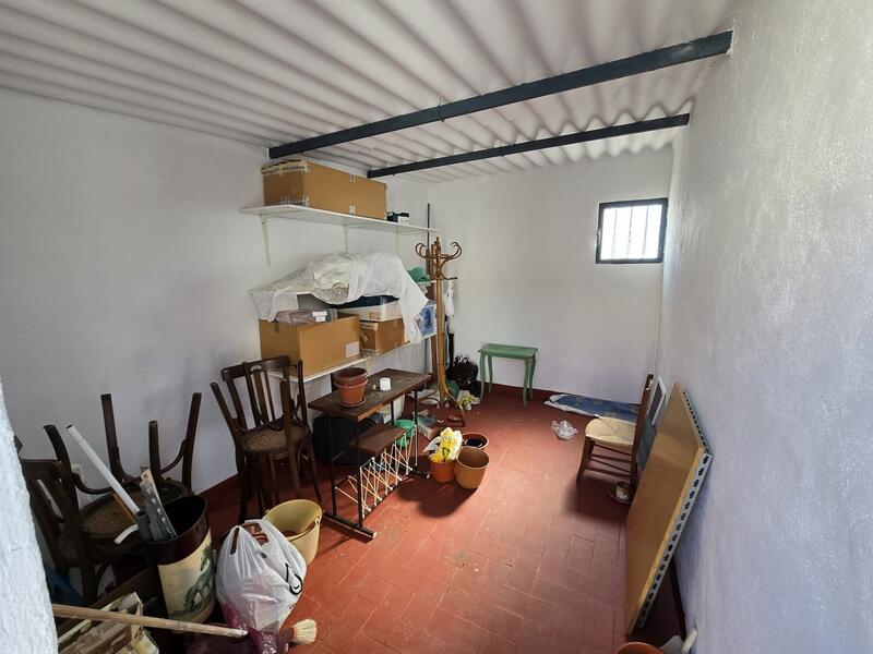 4 bedroom Apartment for sale