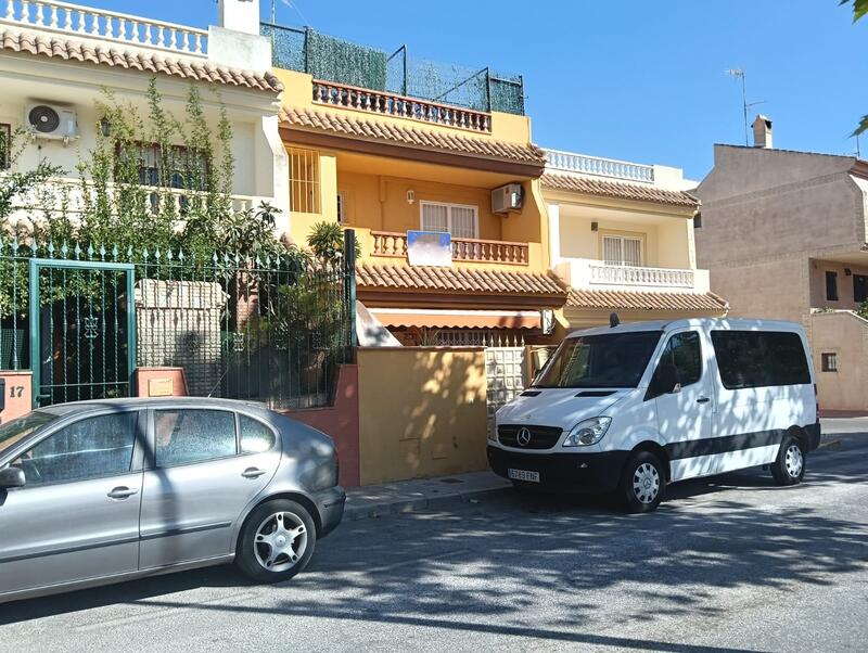 3 bedroom Apartment for sale