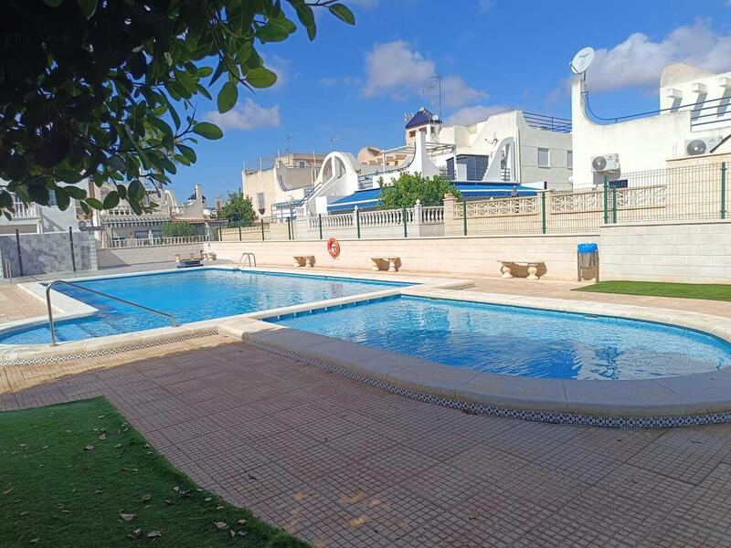 2 bedroom Townhouse for sale