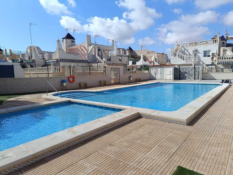 2 bedroom Townhouse for sale
