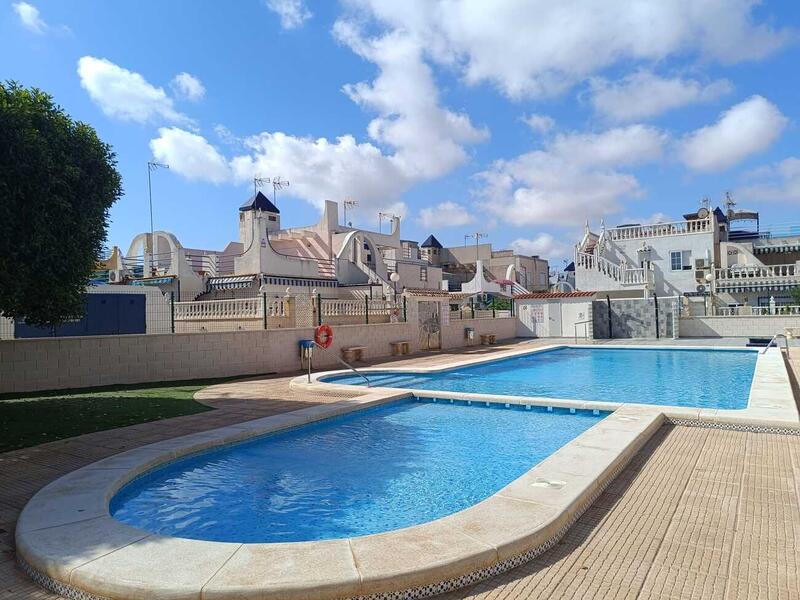 2 bedroom Townhouse for sale
