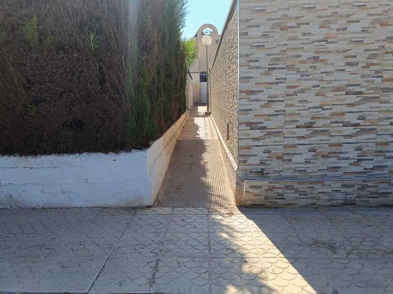 2 bedroom Townhouse for sale