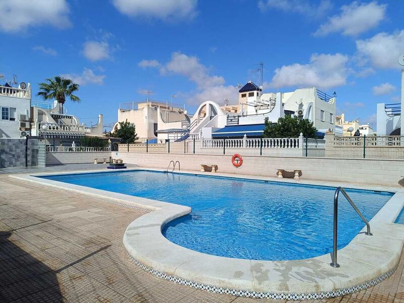 2 bedroom Townhouse for sale