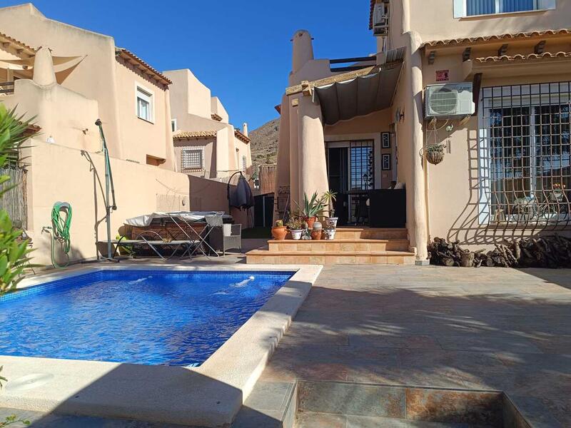 2 bedroom Duplex for sale