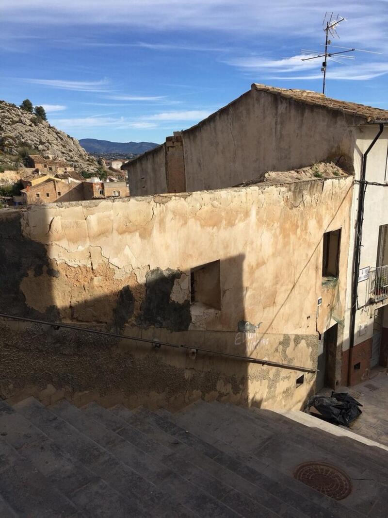 3 bedroom Land for sale
