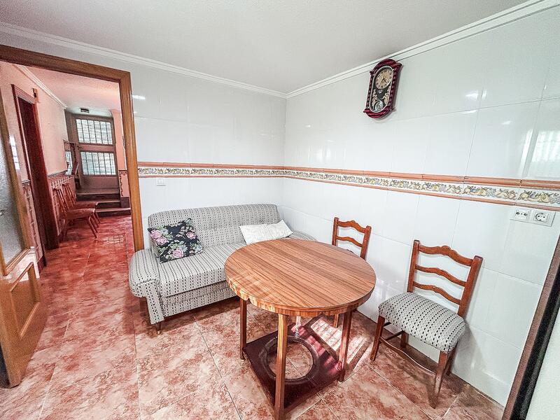 Townhouse for sale in Petrer, Alicante
